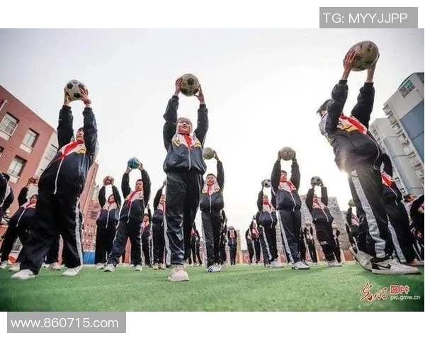 足球操伴奏助力健身快乐运动体验提升身体素质与团队合作精神