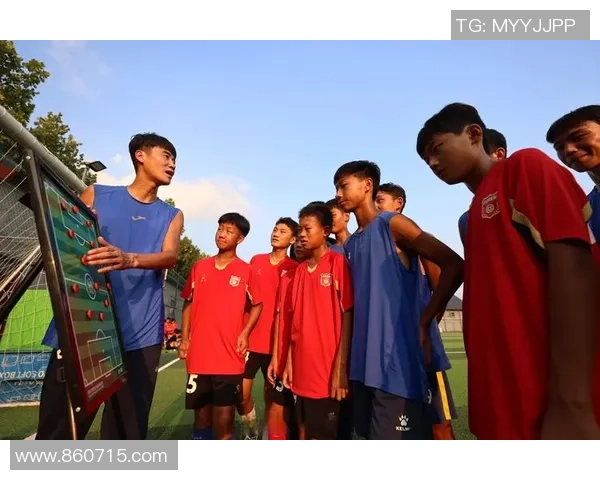 在绿茵场上挥洒汗水与激情体验足球的乐趣与团队精神